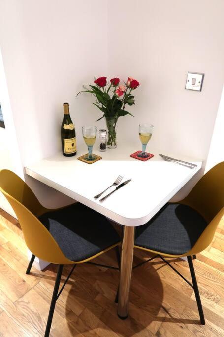 ***Spotless, Bright 1 Double Bed Apartment*** 바스 외부 사진