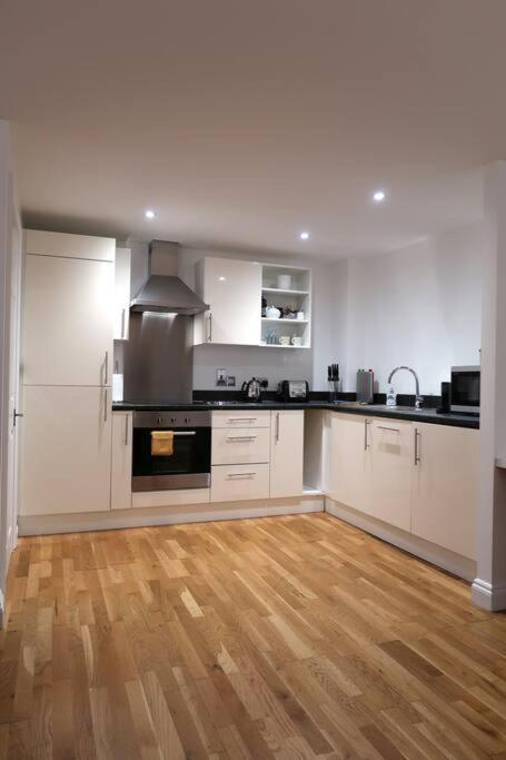 ***Spotless, Bright 1 Double Bed Apartment*** 바스 외부 사진